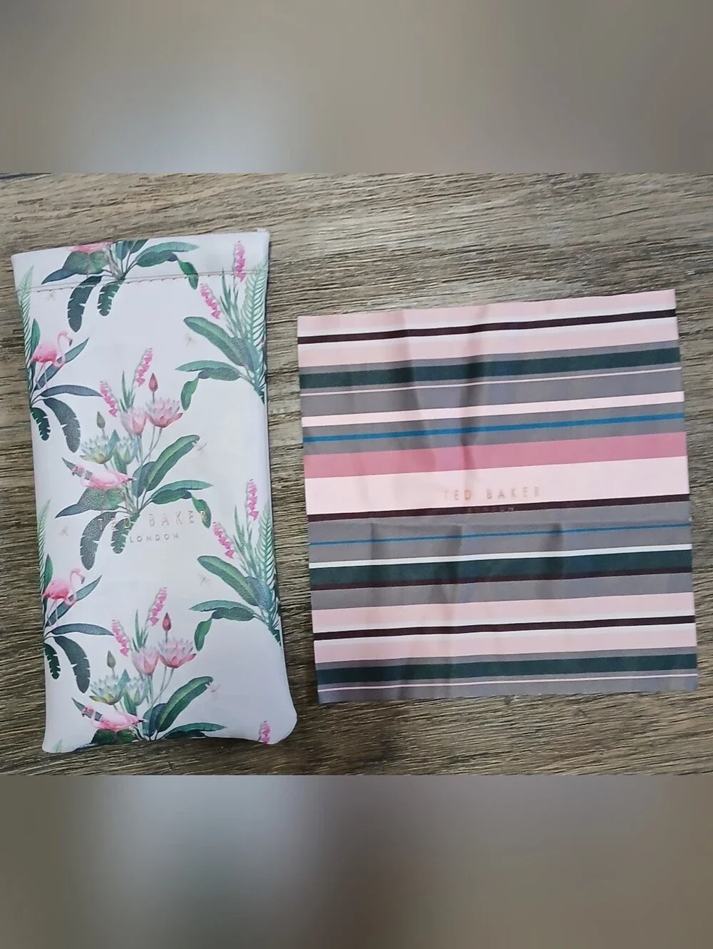 New 2pc Ted Baker London Sunglasses Pouch with Striped Cleaning Cloth.
